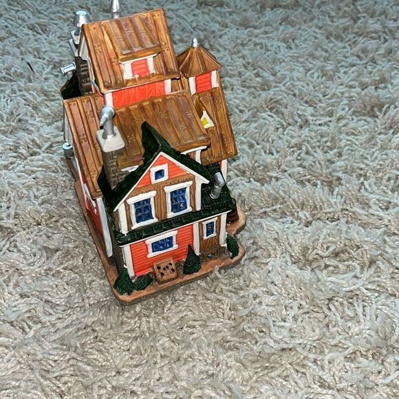 Lemax General Store Hardware Porcelain Lighted House Christmas Village 2006 - Picture 8 of 9